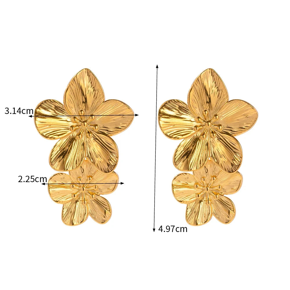 Brinco em Ouro 18k Flor Dupla Elegante