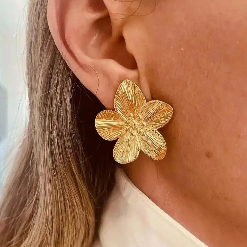 Brinco em Ouro 18k Flor Texturizada