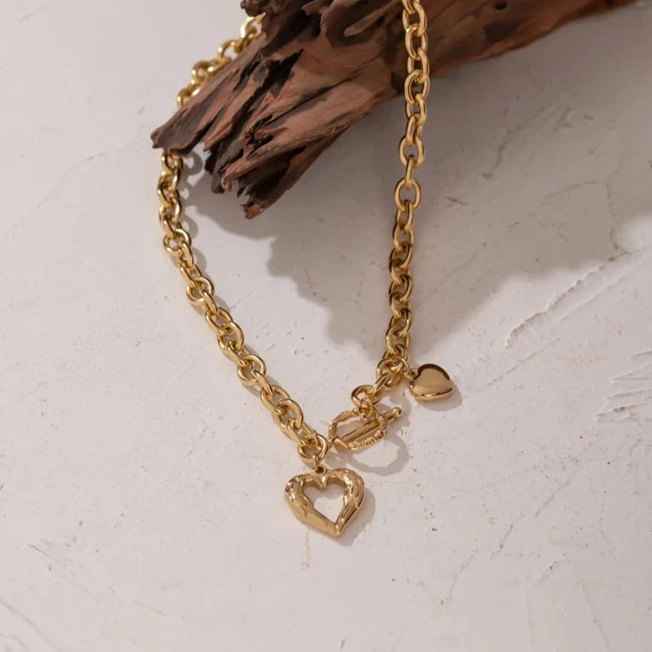 Colar Coração Duplo Texturizado em Ouro 18k