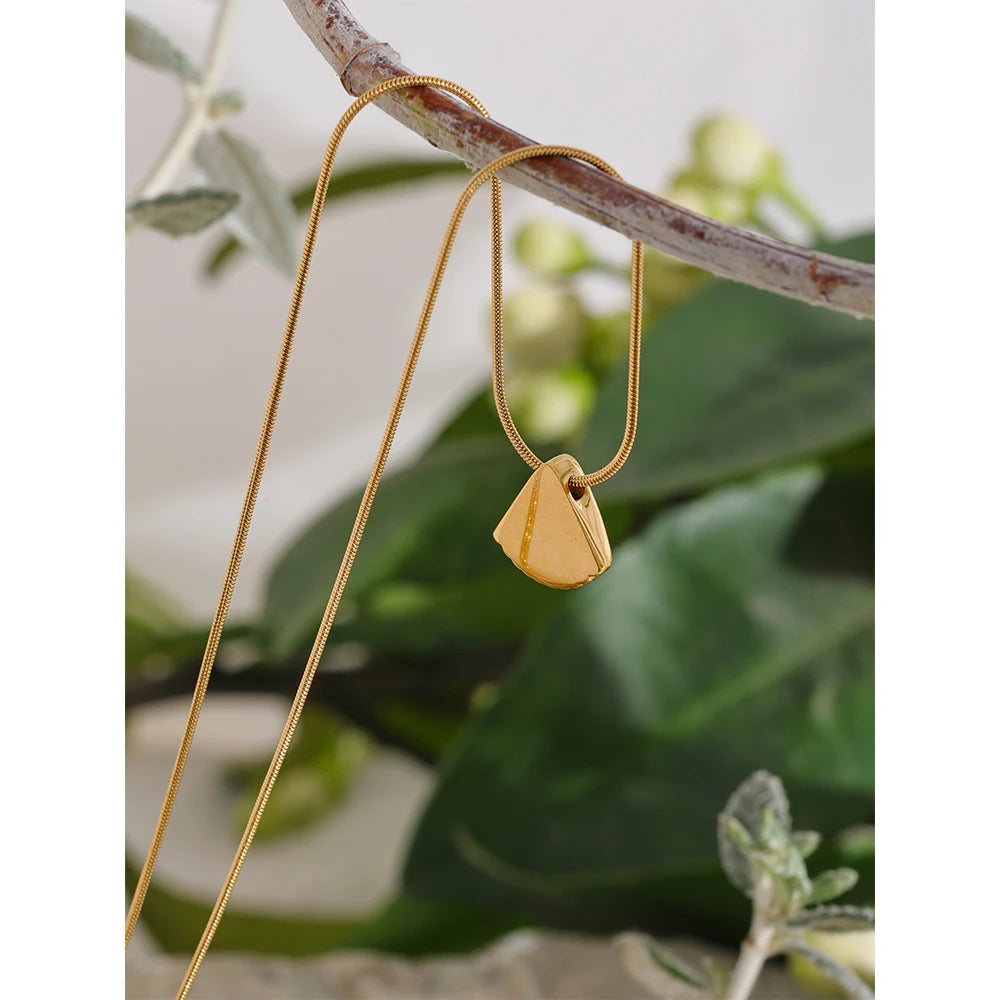 Colar Concha em Ouro 18k