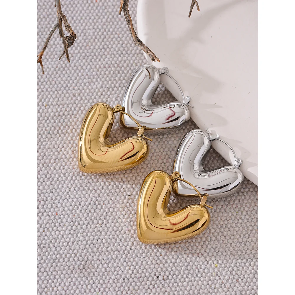 Brinco em Ouro 18k Coração Grande