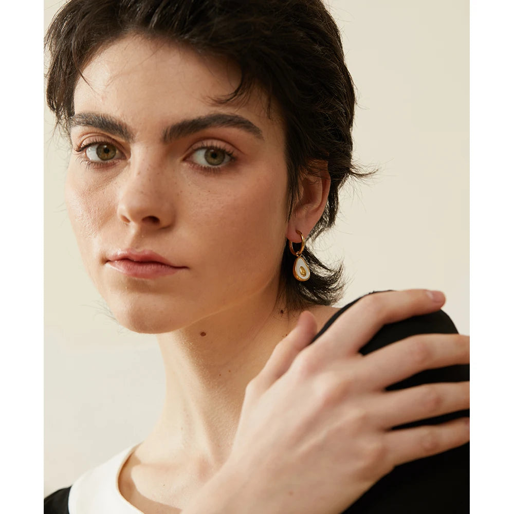 Brinco em Ouro 18k Abacate