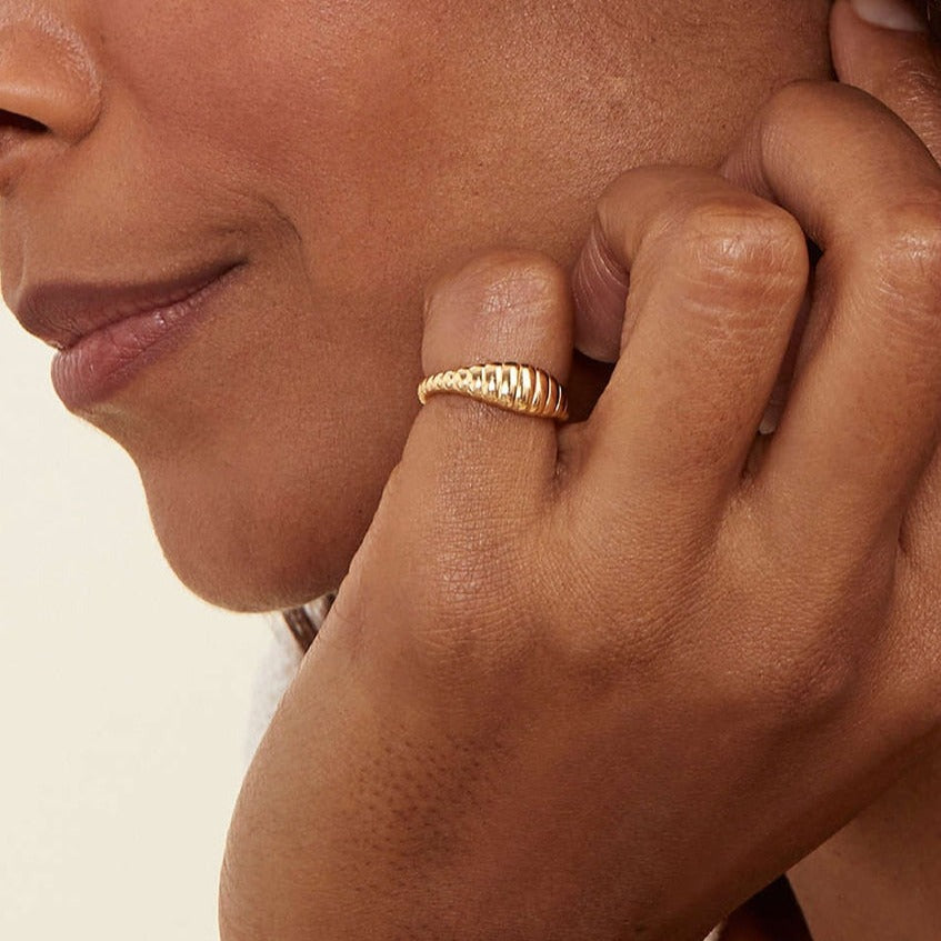 Anel Textura Camadas Minimalista