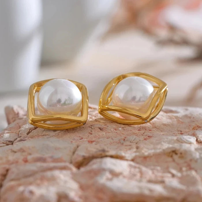 Brinco em Ouro 18k Pérola Molde Quadrado