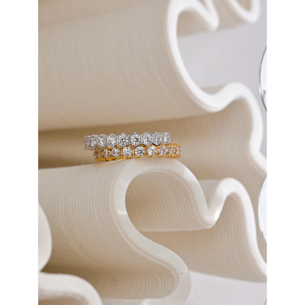 Anel Cravejado Zircônia Elegante