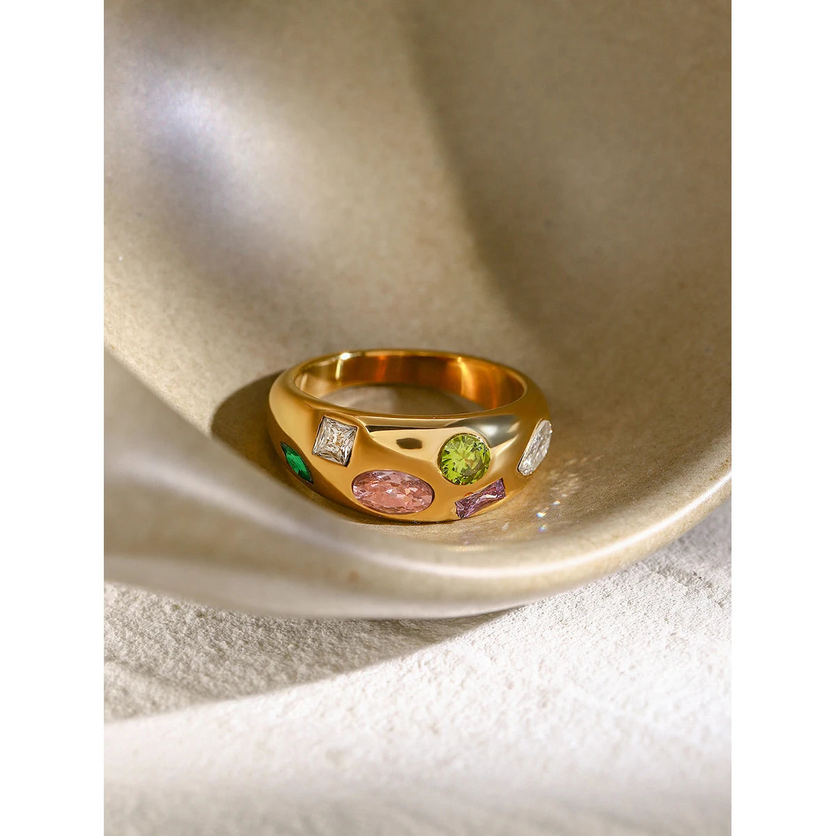 Anel Cravejado Zirconias Minimalista