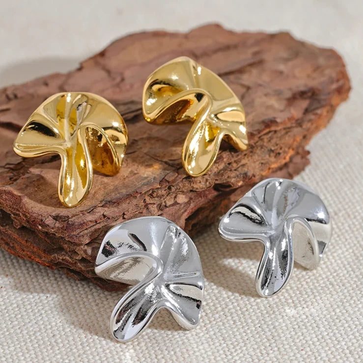 Brinco em Ouro 18k Orgânico Irregular