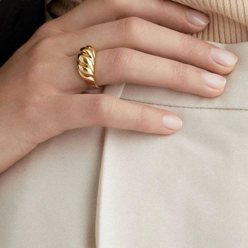 Anel Minimalista Camadas Torcidas