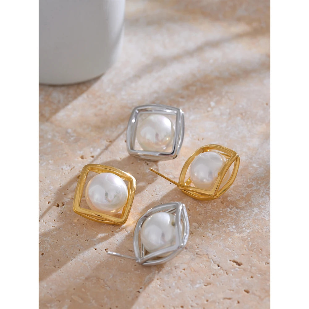 Brinco em Ouro 18k Pérola Molde Quadrado