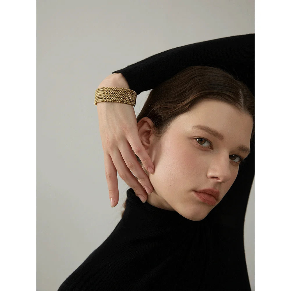 Pulseira Larga Textura Elegante