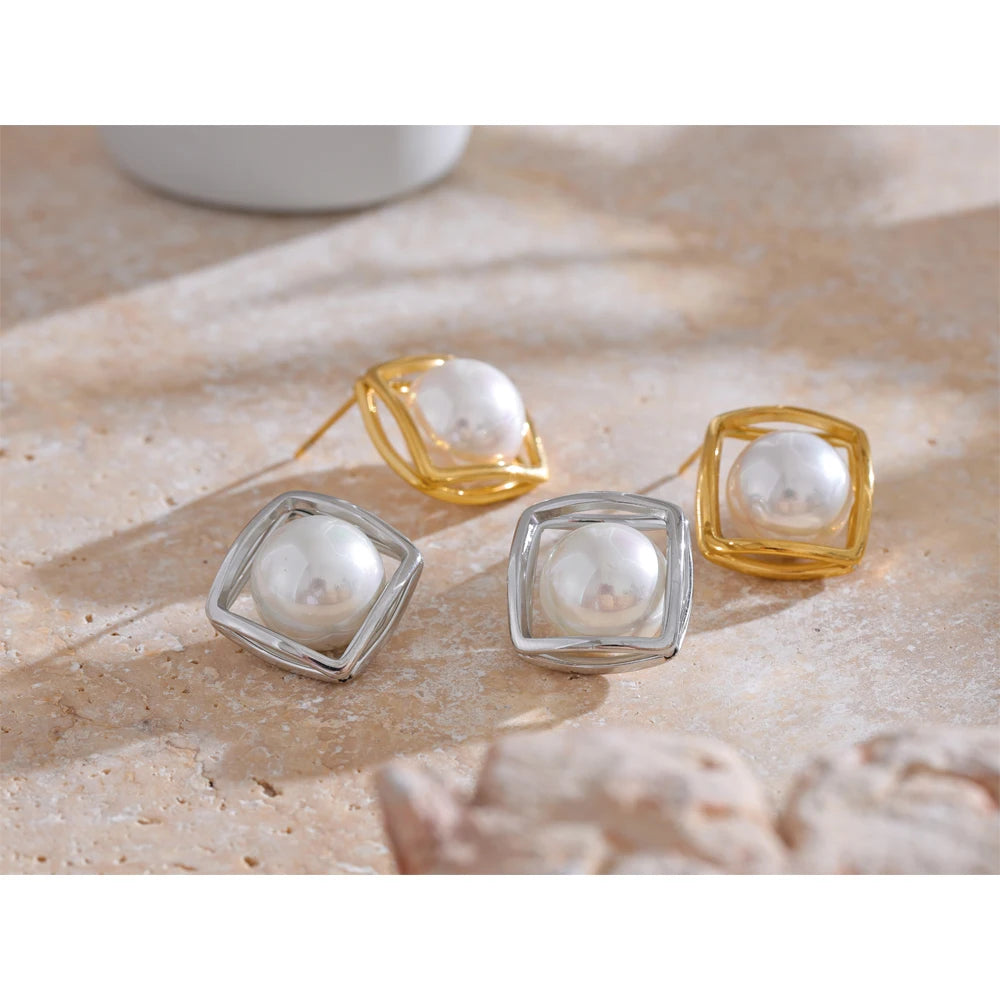 Brinco em Ouro 18k Pérola Molde Quadrado