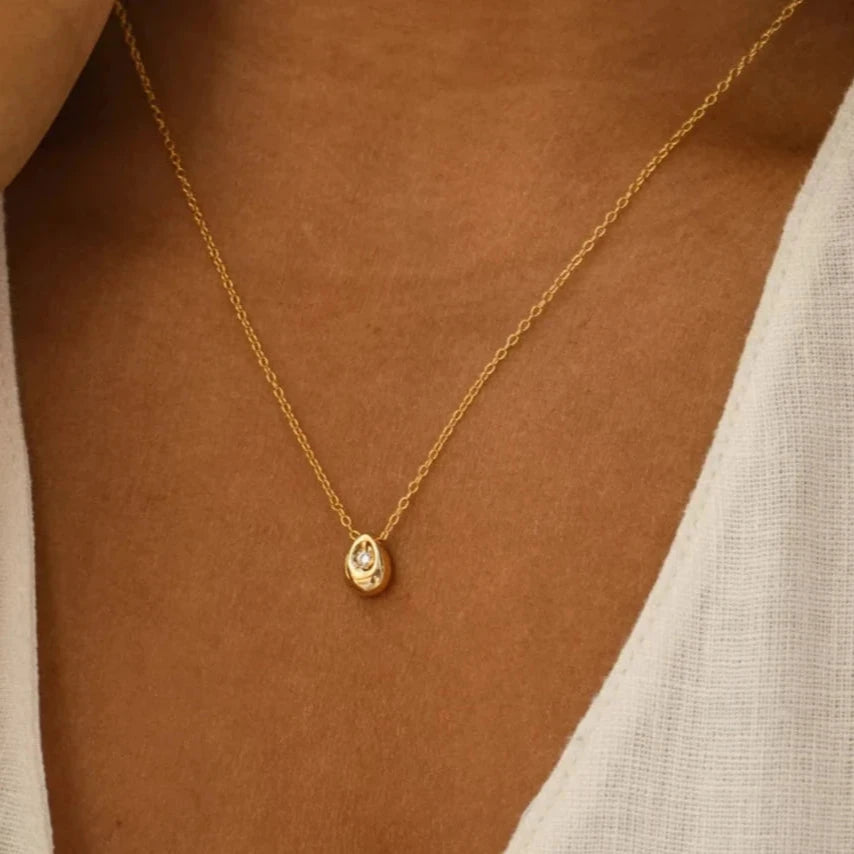 Colar Pendente Minimalista Gota D'água