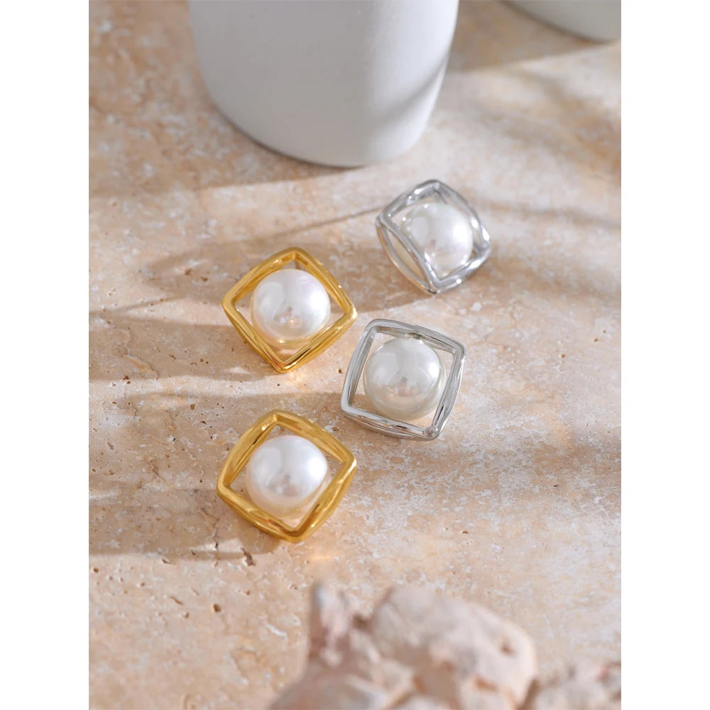 Brinco em Ouro 18k Pérola Molde Quadrado