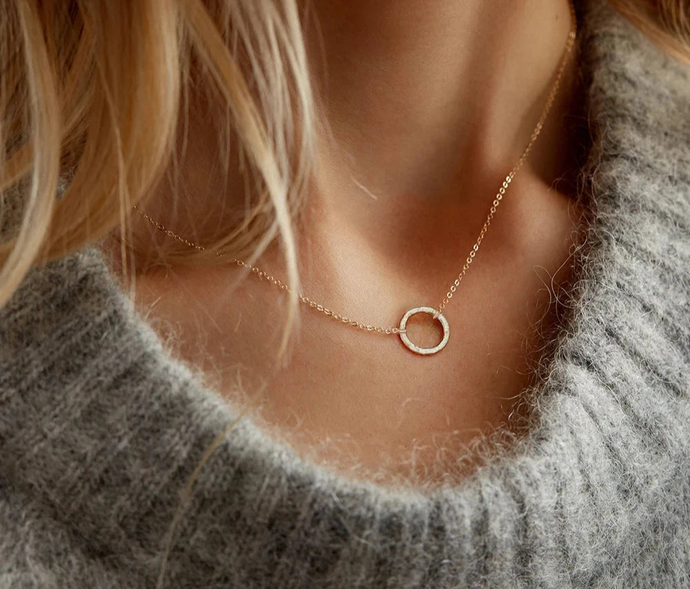 Colar Circulo Minimalista Rústico