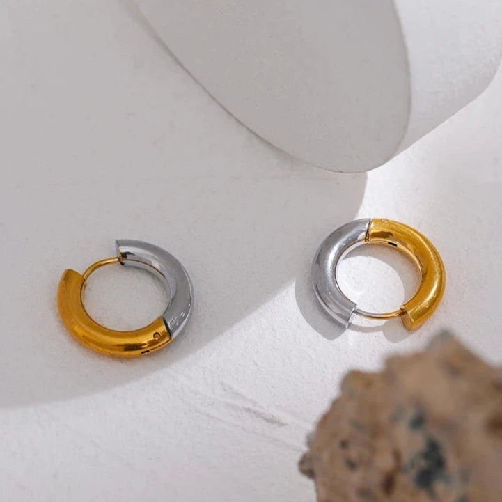 Brinco em Ouro 18k Argola Meio a Meio