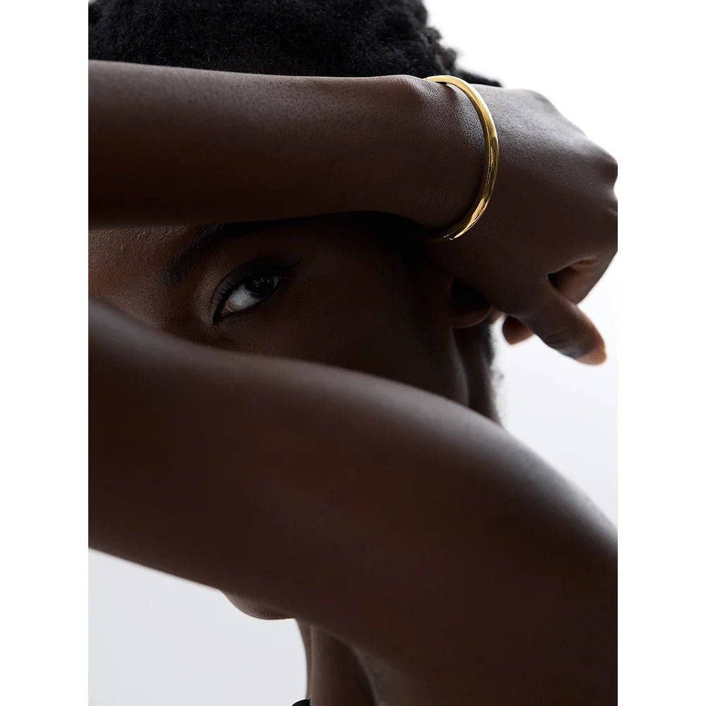 Bracelete Minimalista Acabamento Reto