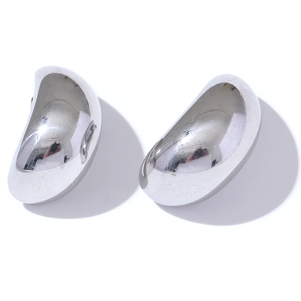 Brinco em Ouro 18k Côncavo Minimalista Elegante