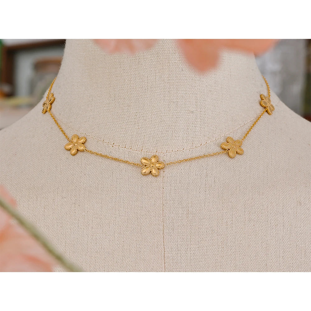 Pulseira 3 Flores Delicadas Ouro 18k