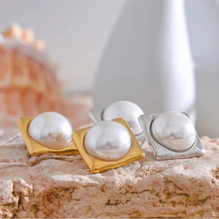 Brinco Pérola Quadrado em Ouro 18k