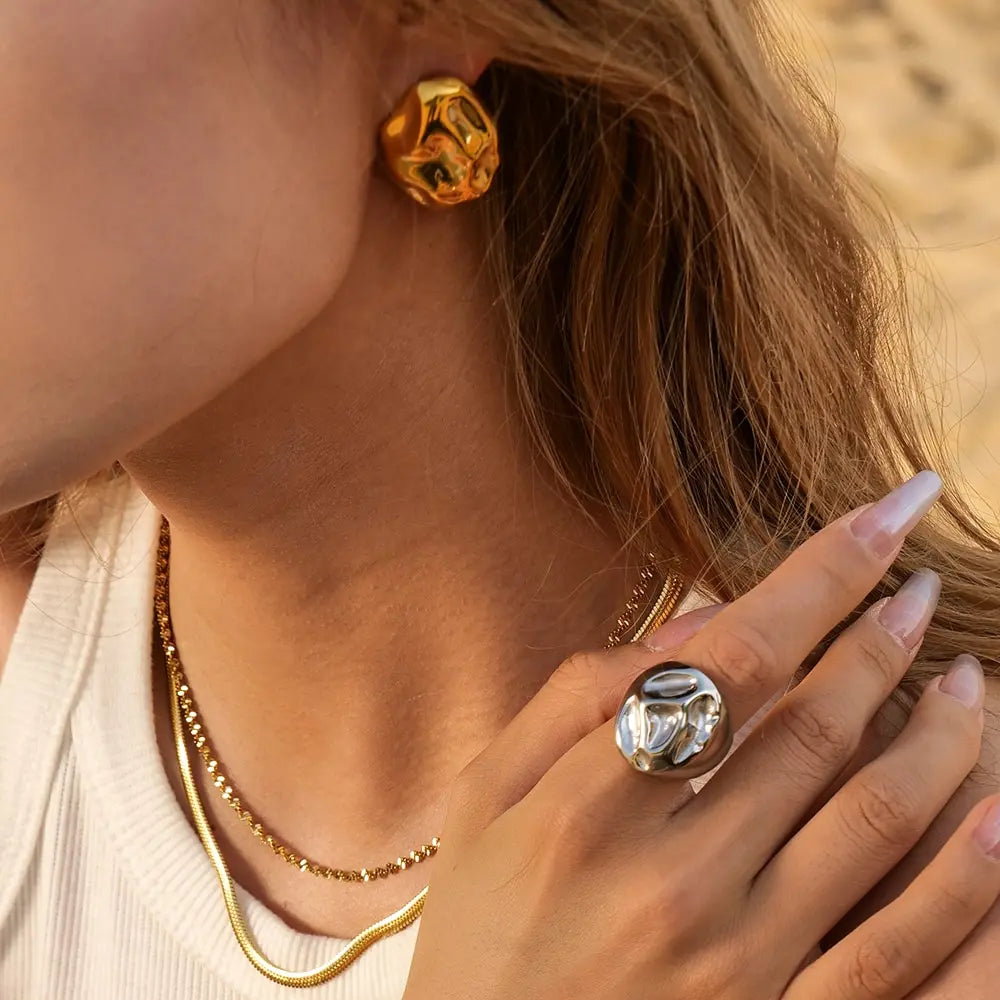 Brinco em Ouro 18k Oval Textura Orgânica