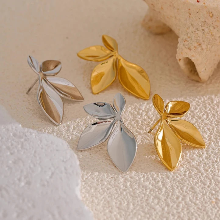 Brinco em Ouro 18k Folhas Minimalista