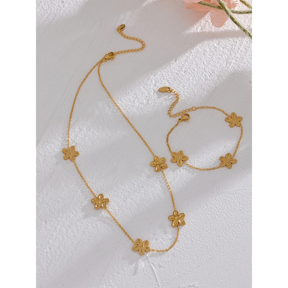 Pulseira 3 Flores Delicadas Ouro 18k
