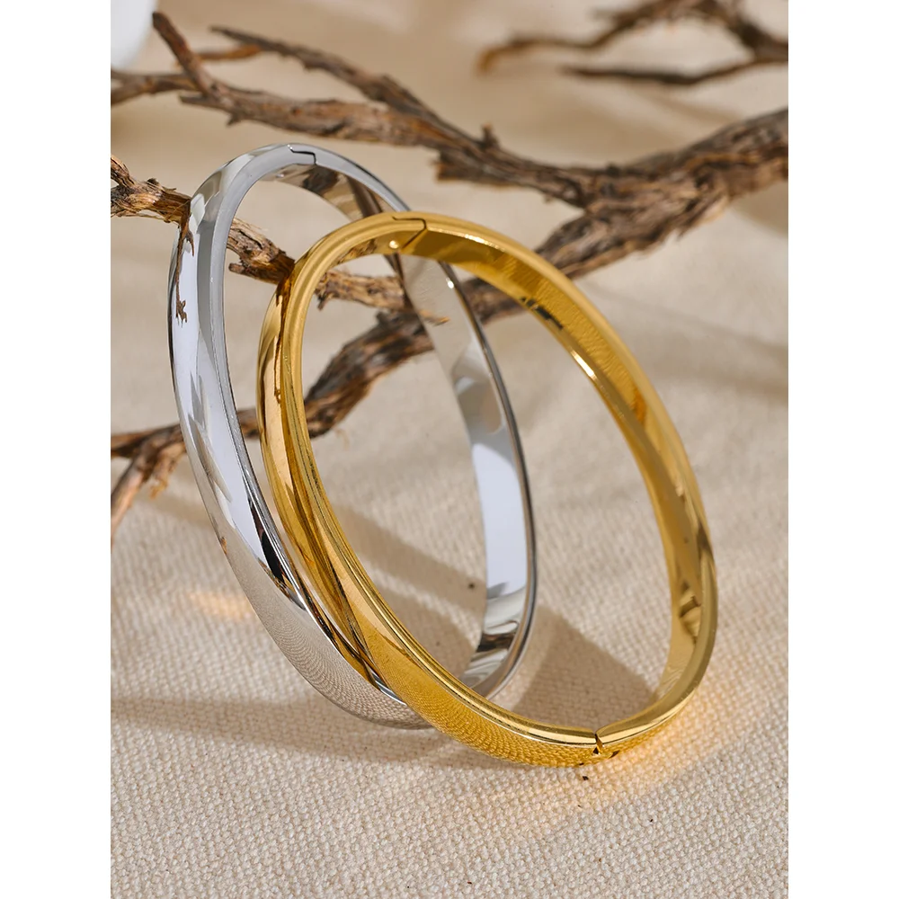 Bracelete Minimalista Acabamento Reto