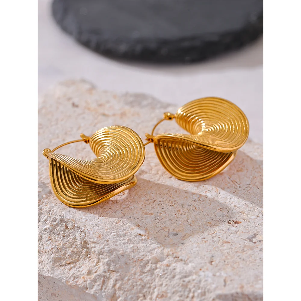 Brinco em Ouro 18k Geometria Dobra