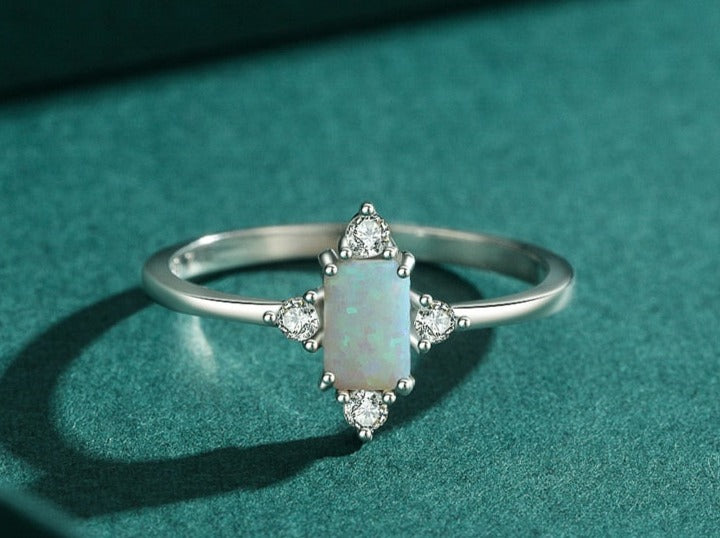 Anel Opala Moldura em Prata 925