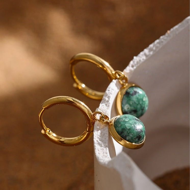 Brinco Argola Pendente Pedra Natural Verde em Ouro