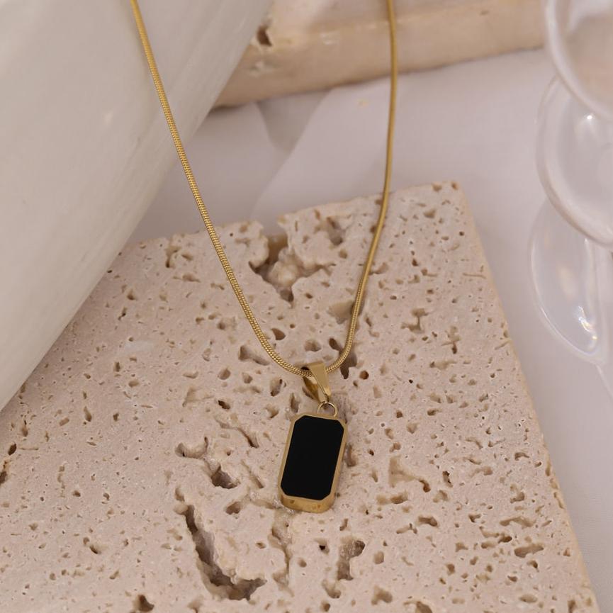 Colar Pingente Pedra Preta Ouro 18k