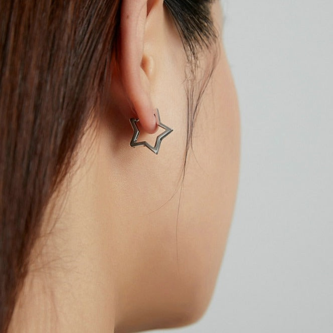 Brinco Estrela Minimalista em Prata 925