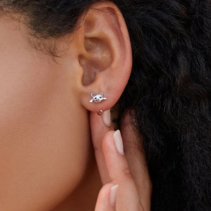 Brinco Gatinho Minimalista em Prata 925