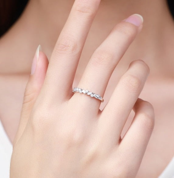 Anel Zircônia Irregular Cravejado em Prata 925