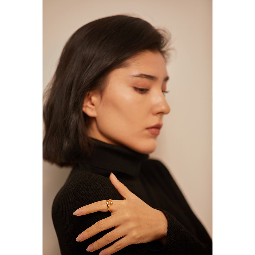 Anel Ajustável Abraço em Ouro