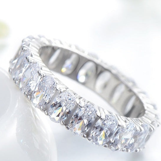 Anel Zircônia Oval em Prata 925