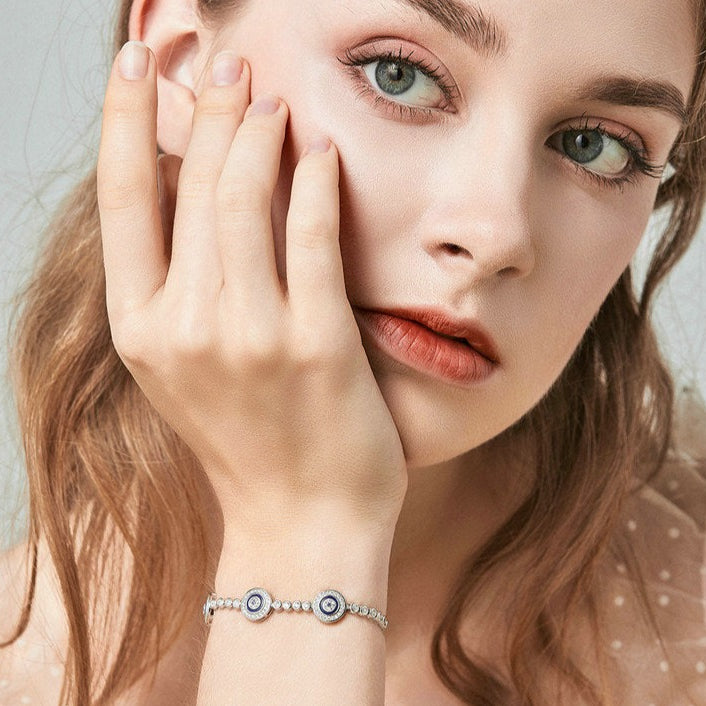 Pulseira Ajustável Olho Greto Triplo em Prata 925