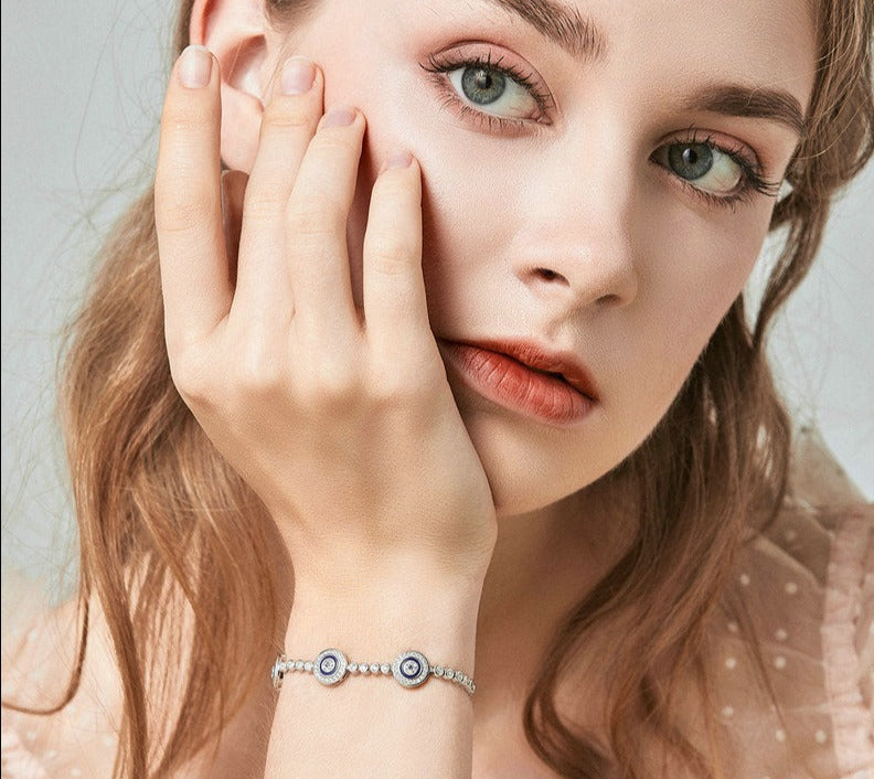 Pulseira Ajustável Olho Greto Triplo em Prata 925