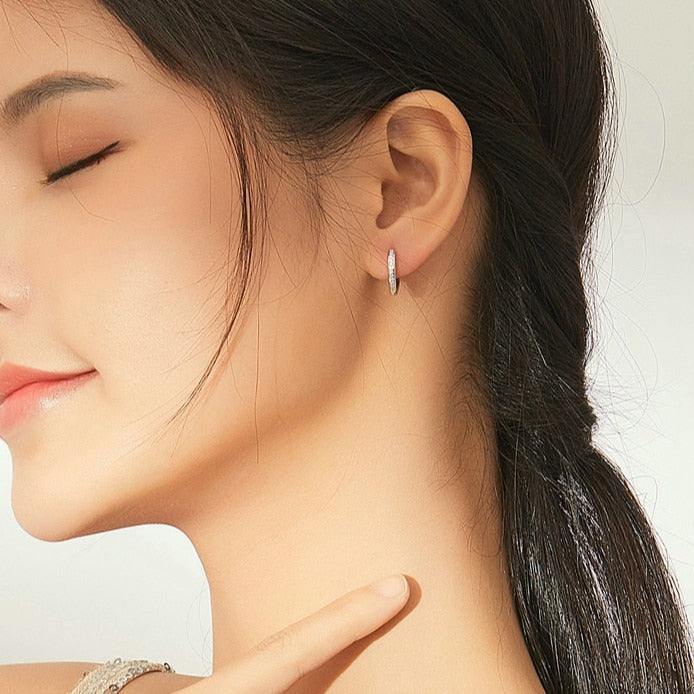 Brinco Ponta Cravejado Zircônia em Prata 925