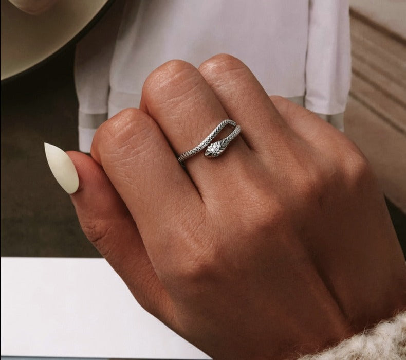 Anel Serpente Ajustável em Prata 925