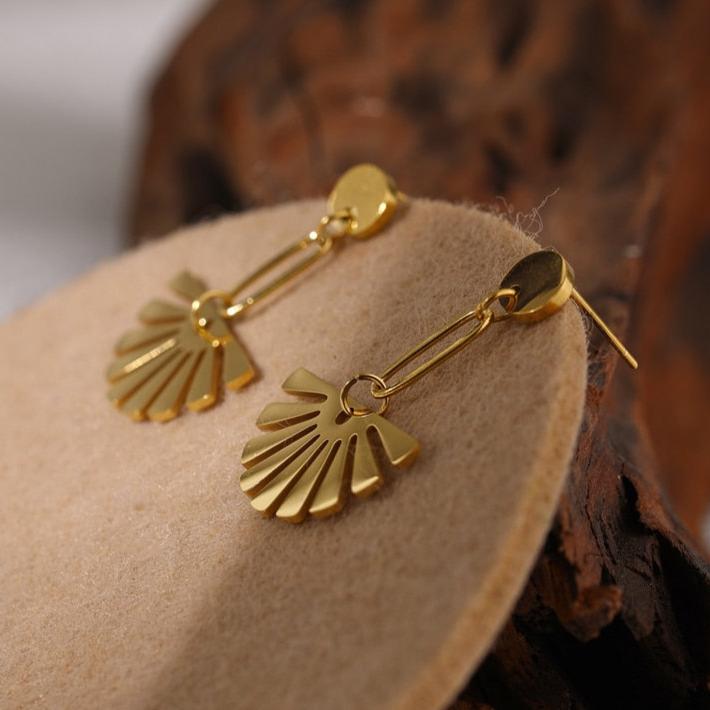 Brinco Folha Geométrica em Ouro