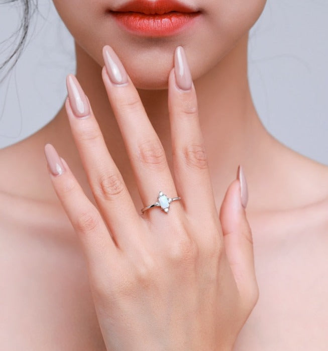 Anel Opala Moldura em Prata 925