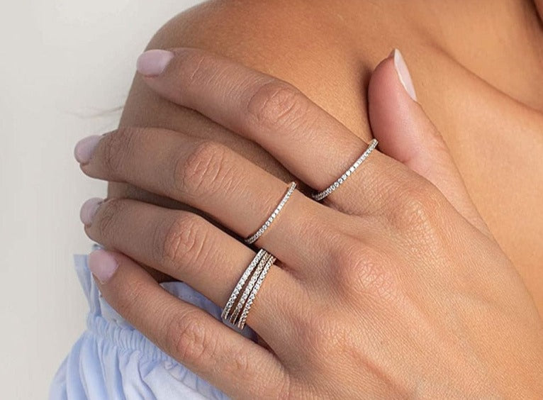 Anel Aparador Cravejado Zircônia em Prata 925