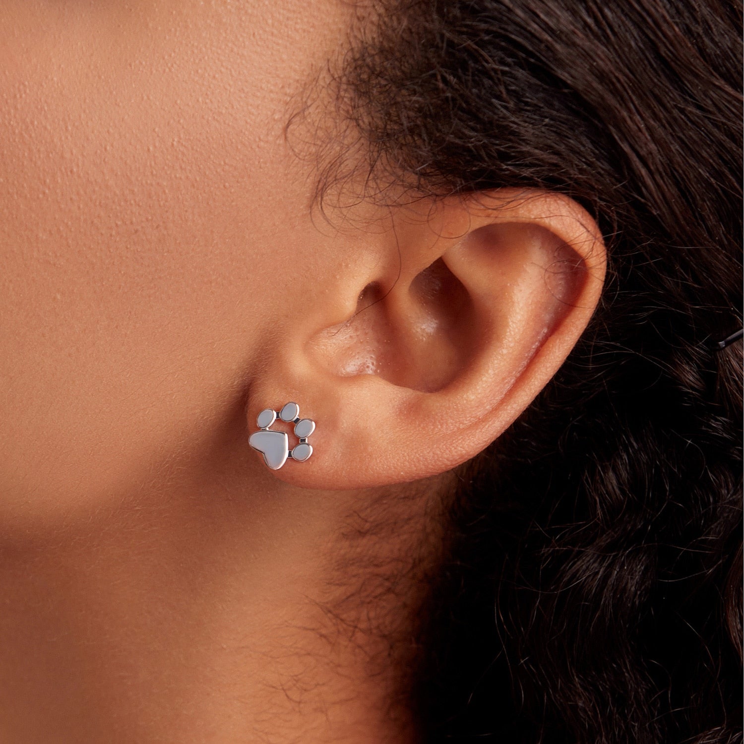 Brinco Patinhas Dog em Prata 925