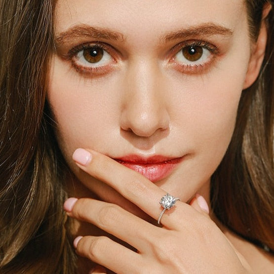 Anel Solitário Clássico Luxury em Prata 925