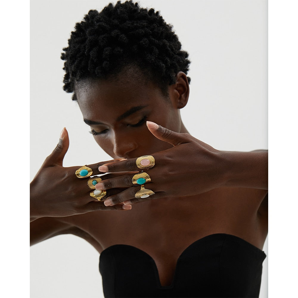 Anel Ajustável Hiperbólico Pedras Naturais em Ouro