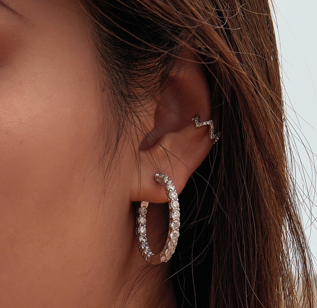 Brinco Argola Clássica Cravejada Zircônia em Prata 925