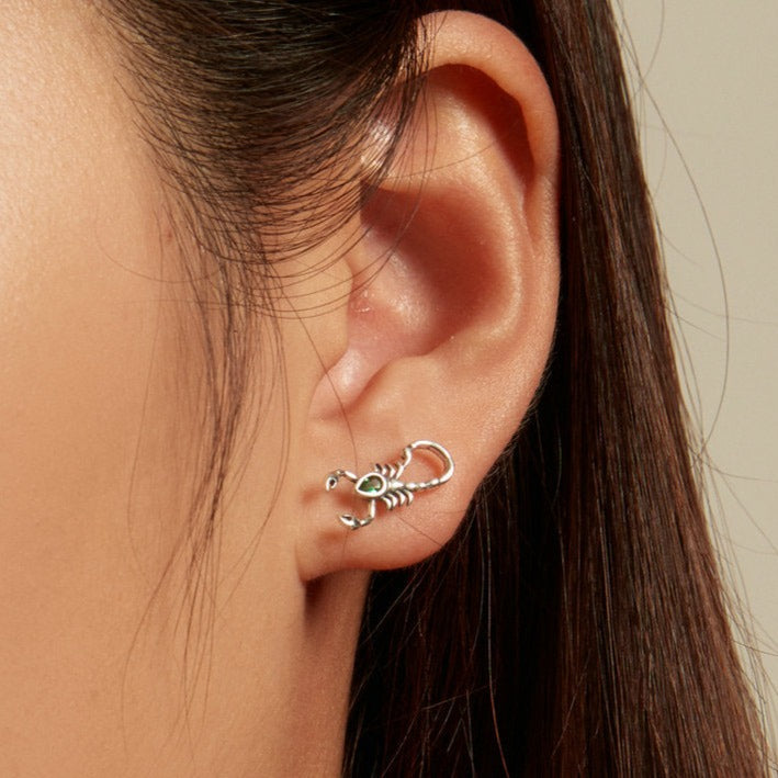 Brinco Escorpião Zircônia em Prata 925