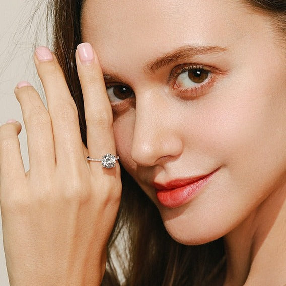 Anel Solitário Clássico Luxury em Prata 925