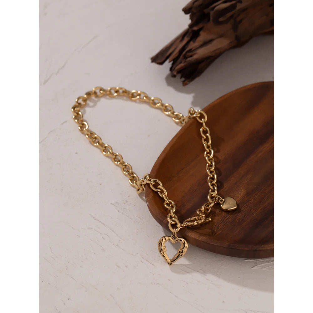 Colar Coração Duplo Texturizado em Ouro 18k
